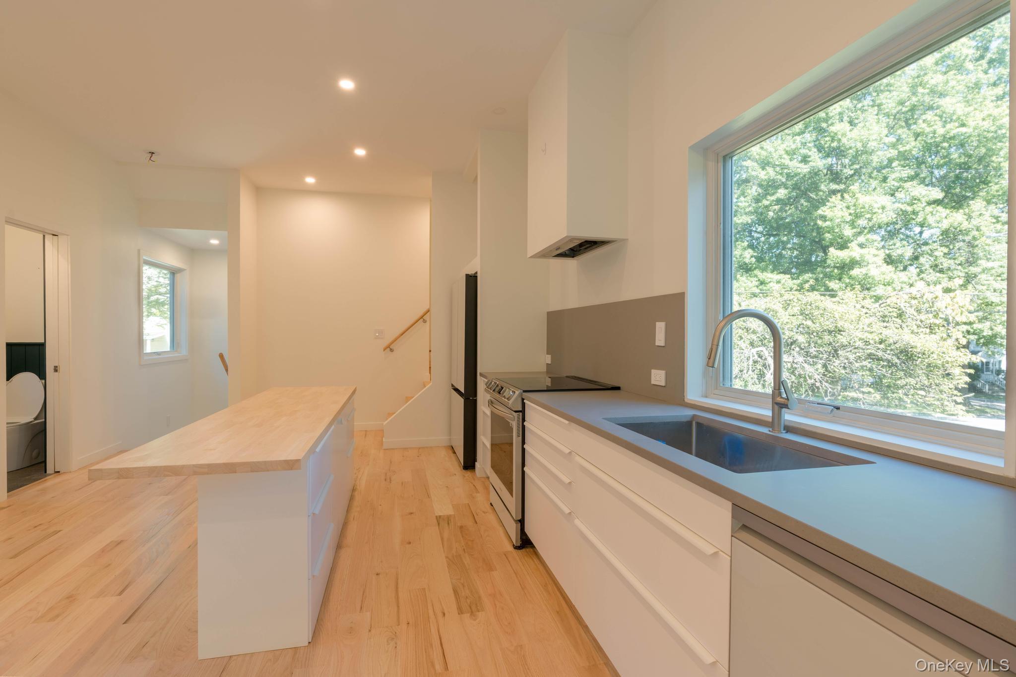 #18 photo, 6 Glenwood Avenue, Poughkeepsie , NY 12603