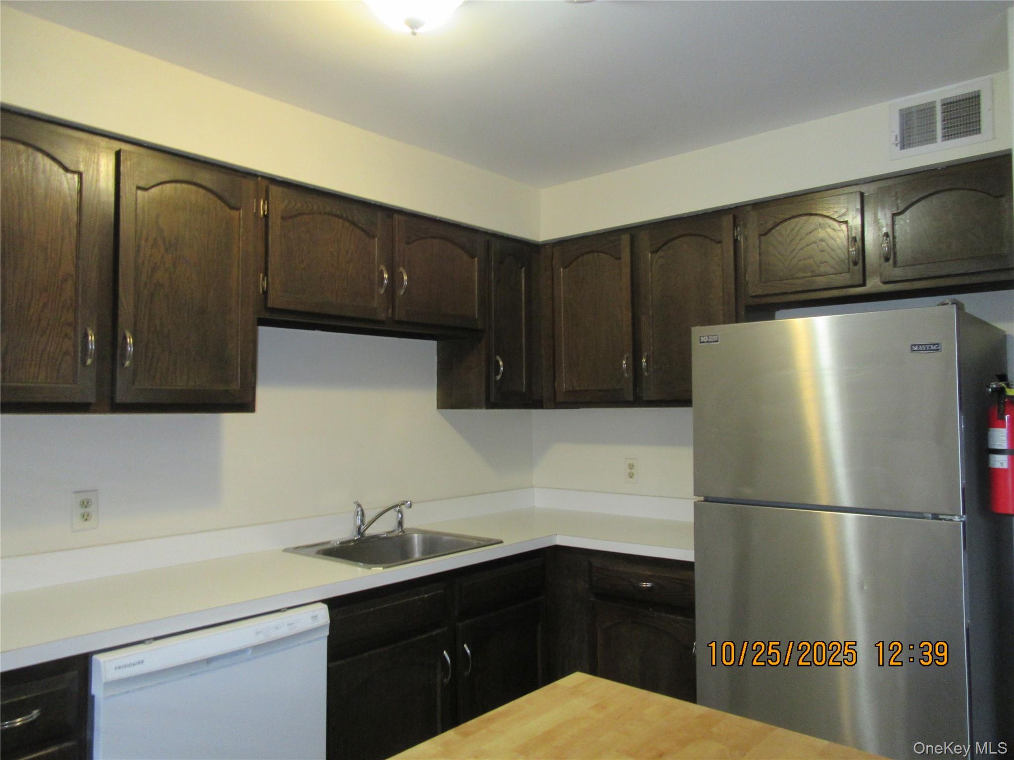 #5 photo, 41 Weathervane Drive, Washingtonville , NY 10992