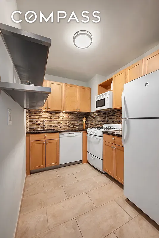 #6 photo, 305 E 24th Street, マンハッタン Kips Bay , NY 10010