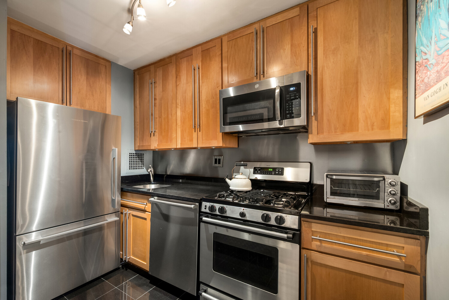 #4 photo, 16 W 16TH Street, Flatiron , NY 10011