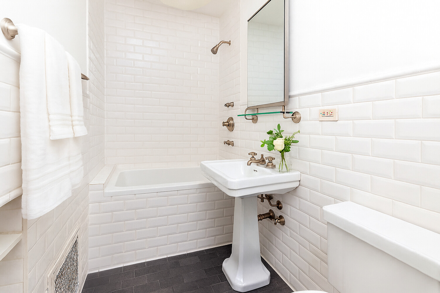 #6 photo, 312 W 19TH Street, Chelsea , NY 10011