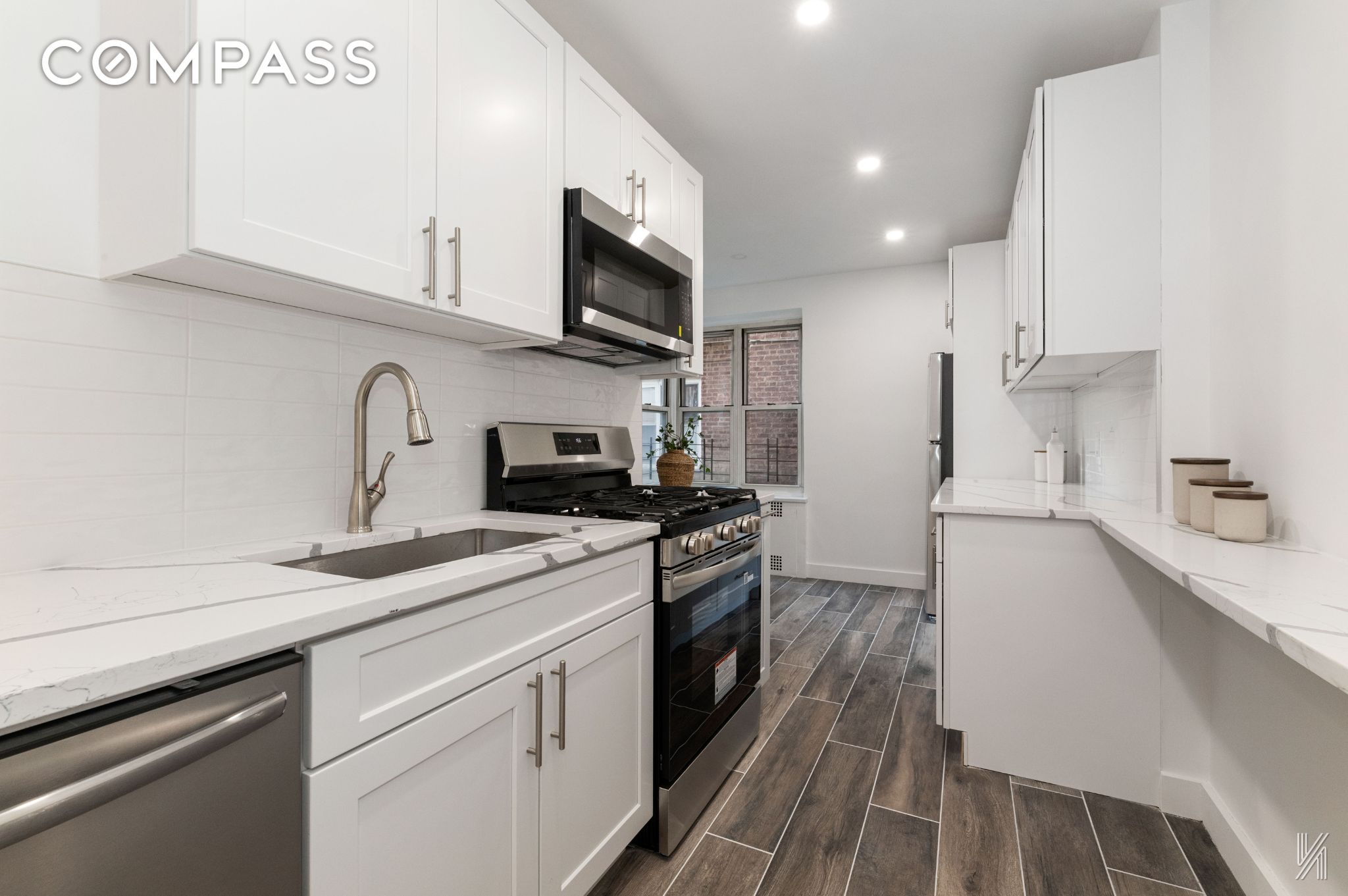 #10 photo, 34-41 85th Street, クイーンズ区 Jackson Heights , NY 11372