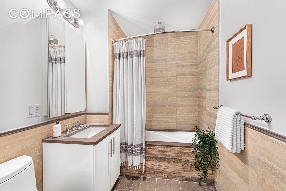 #6 photo, 67 Liberty Street, マンハッタン Financial District , NY 10005