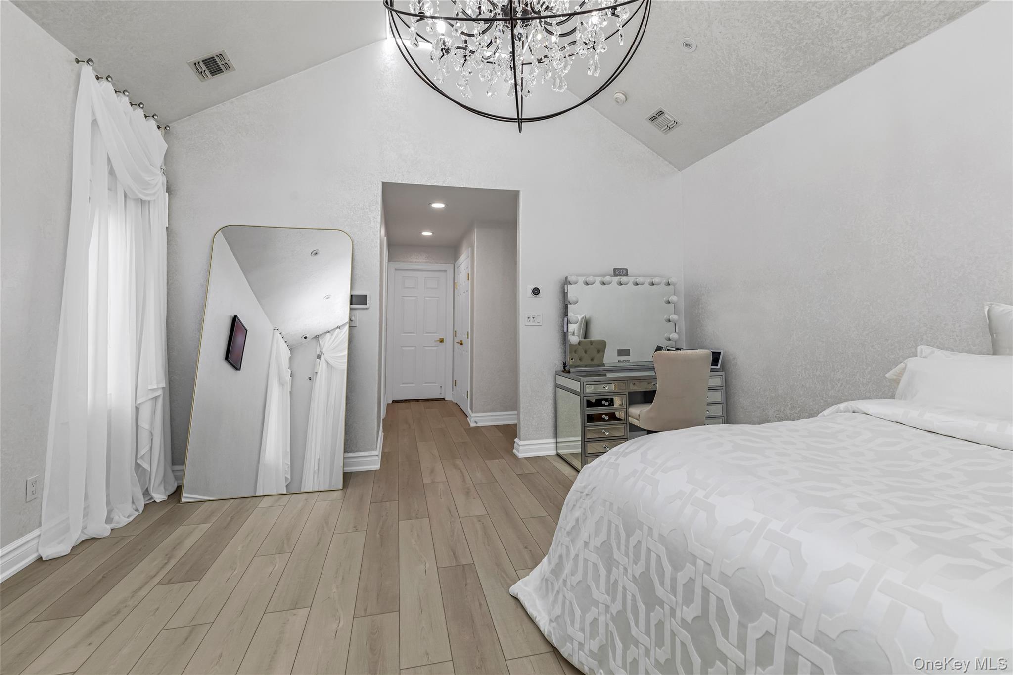 #16 photo, 27 Circle Drive, ナッソー郡 Roslyn Heights , NY 11577