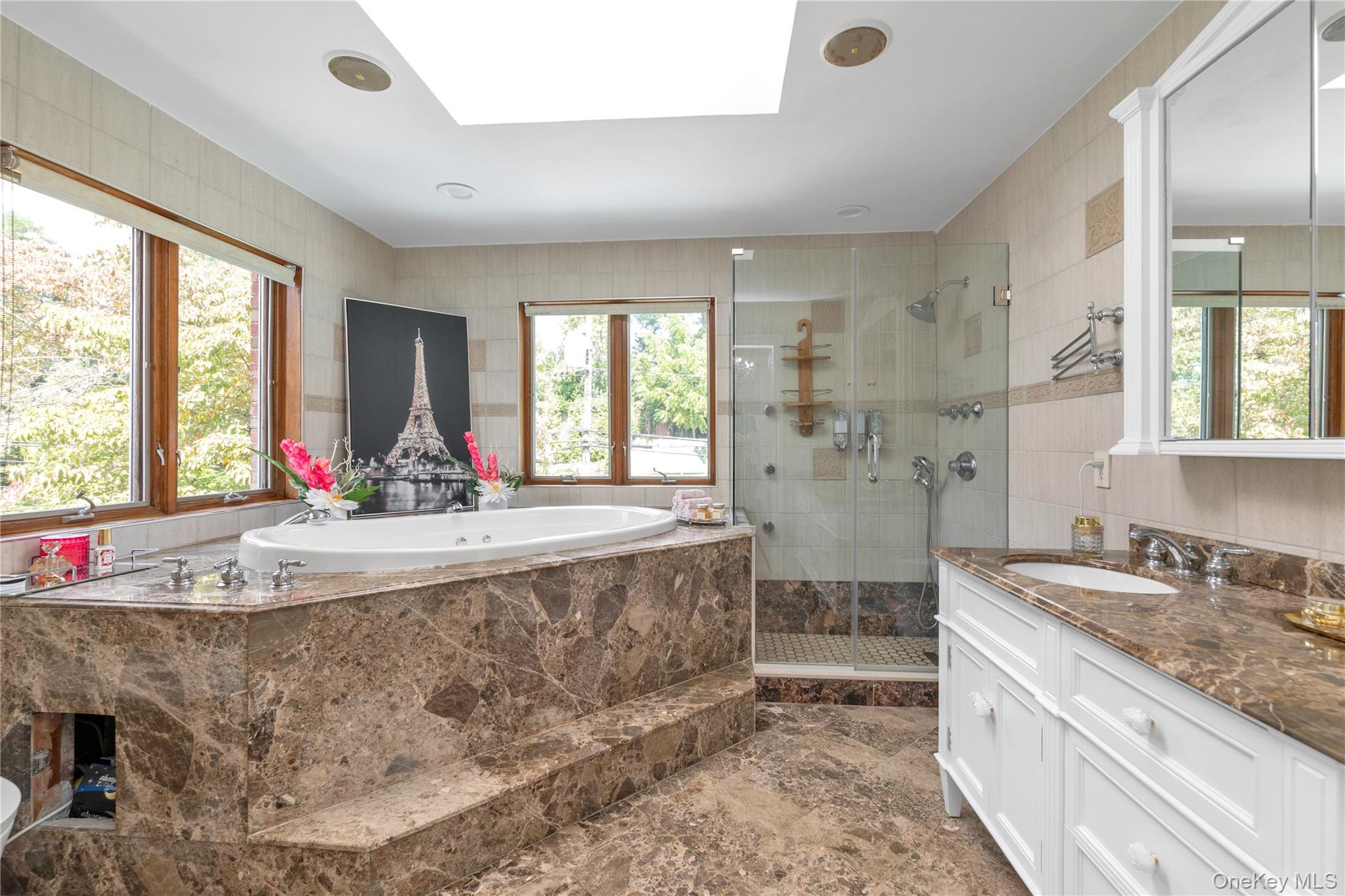 #17 photo, 27 Circle Drive, ナッソー郡 Roslyn Heights , NY 11577