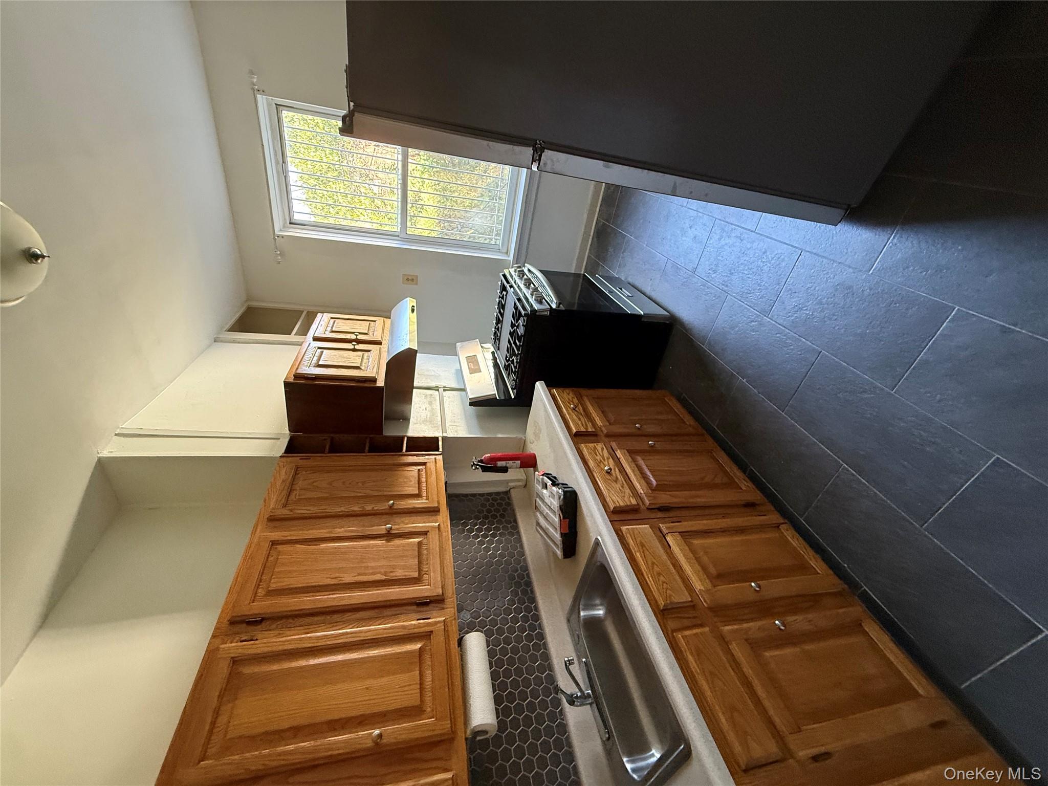 #5 photo, 1655 Lincoln Place, Brooklyn , NY 11233