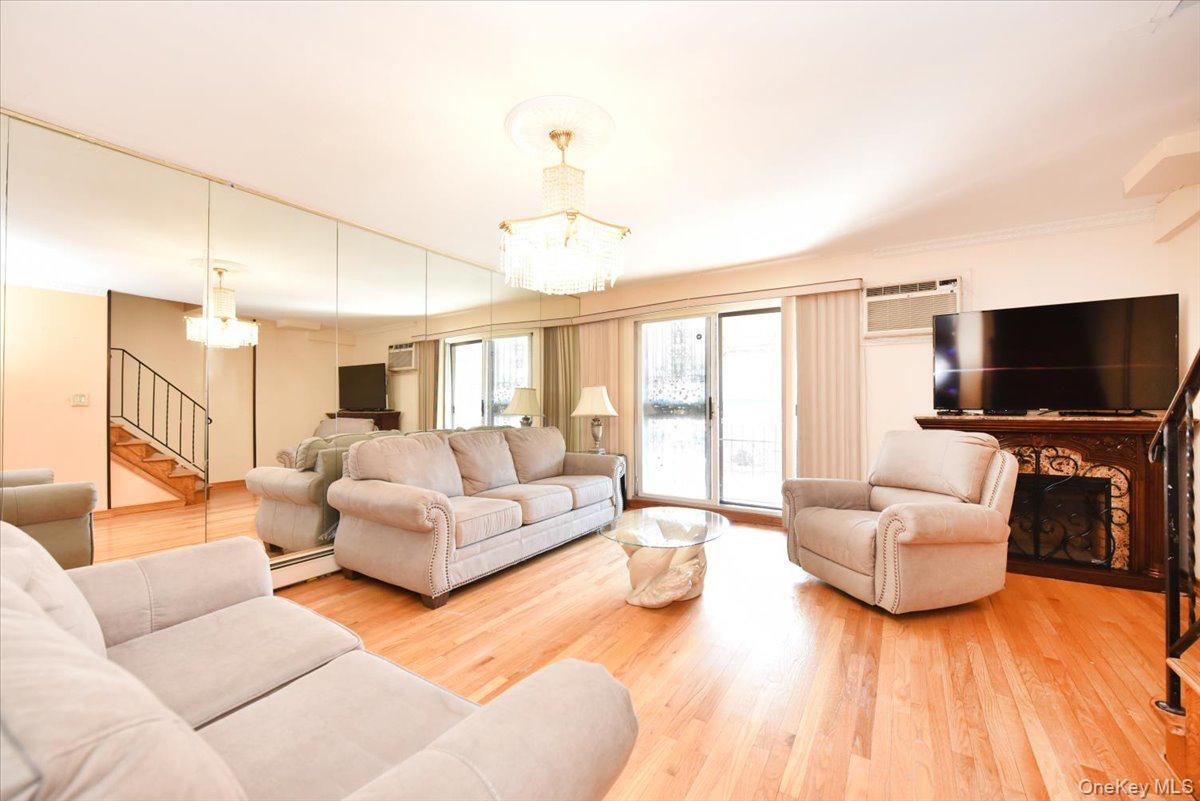 #13 photo, 15315 79th Avenue, Kew Garden Hills , NY 11367