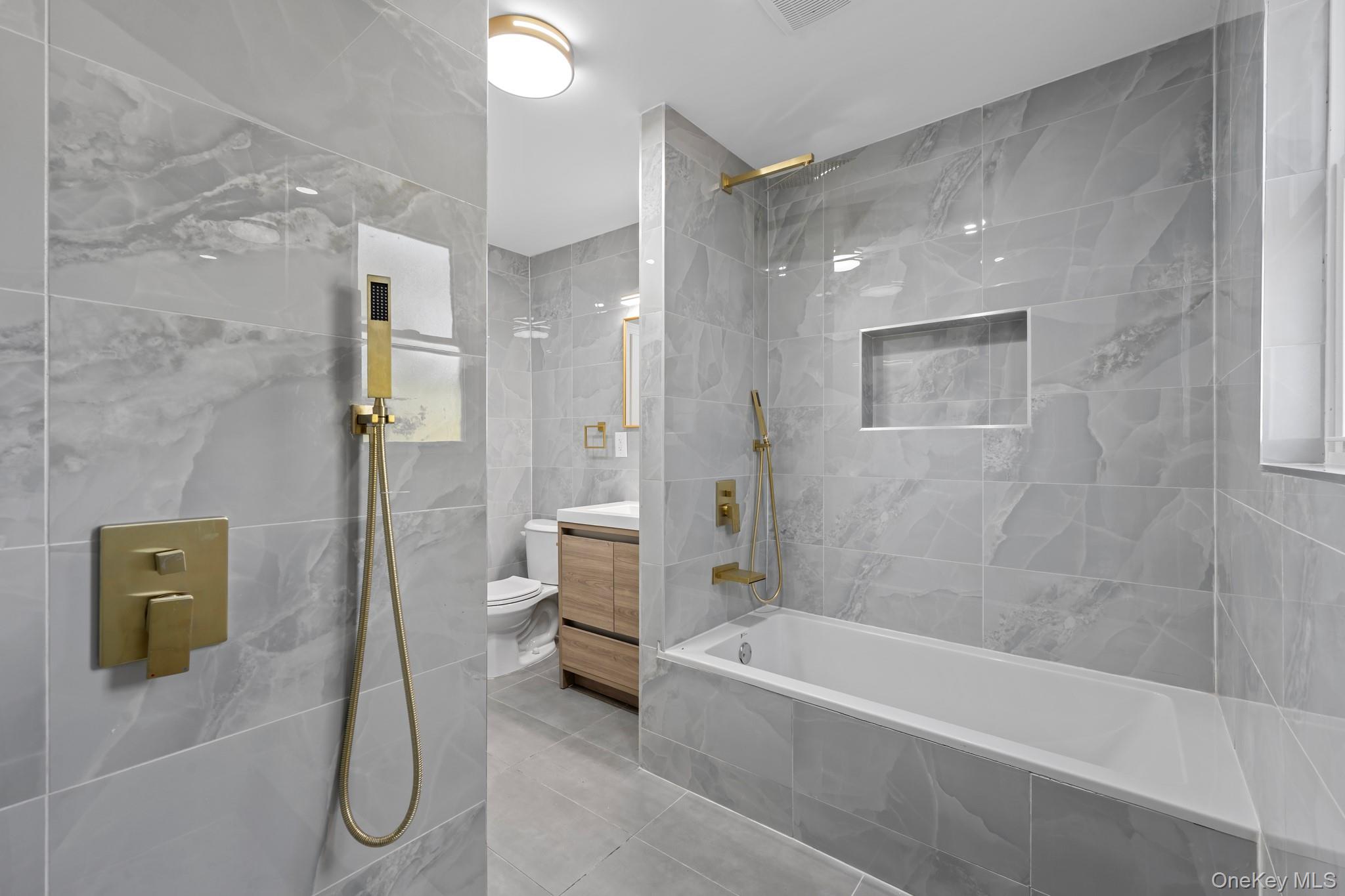 #14 photo, 11616 217th Street, クイーンズ区 Cambria Heights , NY 11411