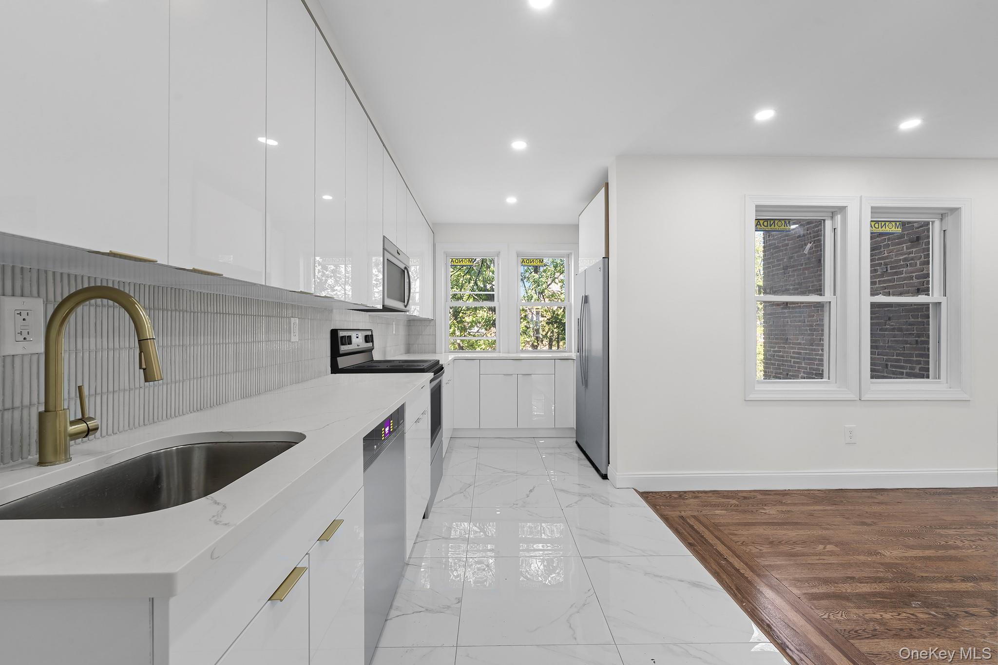 #4 photo, 11616 217th Street, クイーンズ区 Cambria Heights , NY 11411