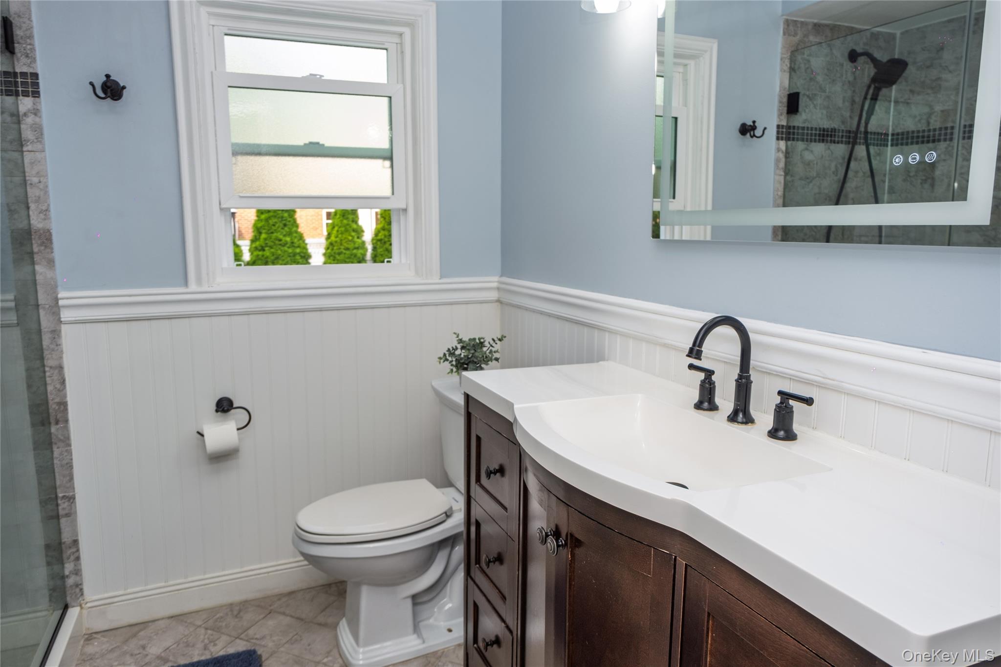 #12 photo, 217 Elton Road, Stewart Manor , NY 11530