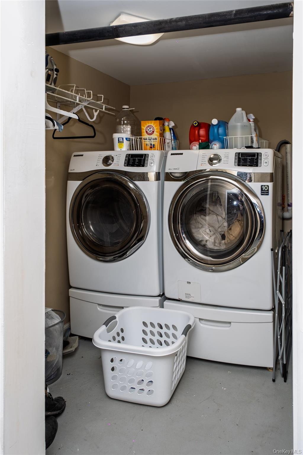 #19 photo, 217 Elton Road, Stewart Manor , NY 11530