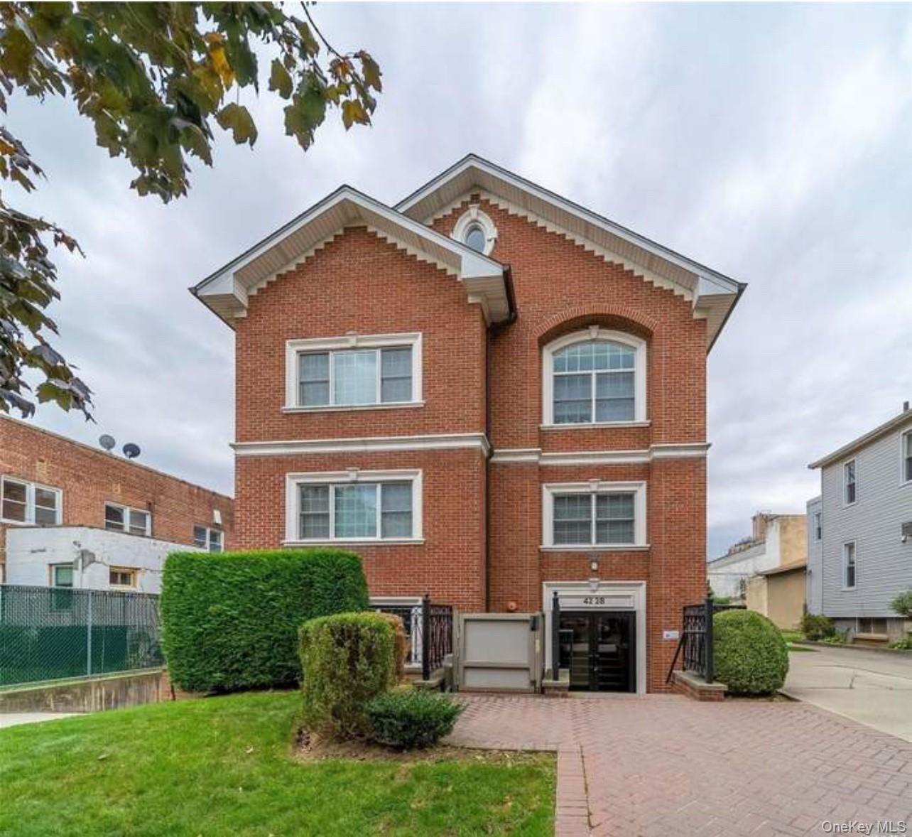 #1 photo, 4228 214th Place, クイーンズ区 Bayside , NY 11361