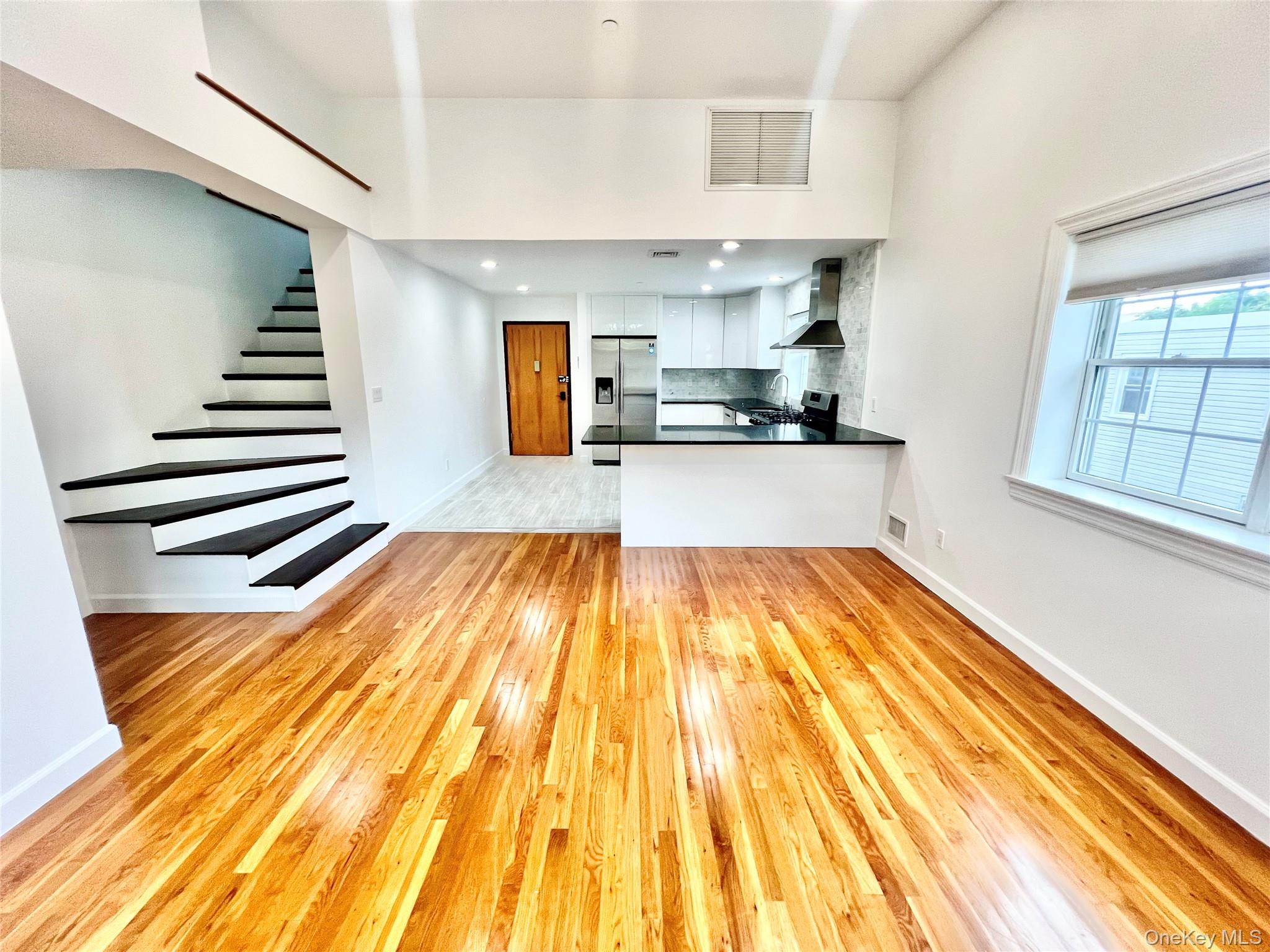 #16 photo, 4228 214th Place, クイーンズ区 Bayside , NY 11361