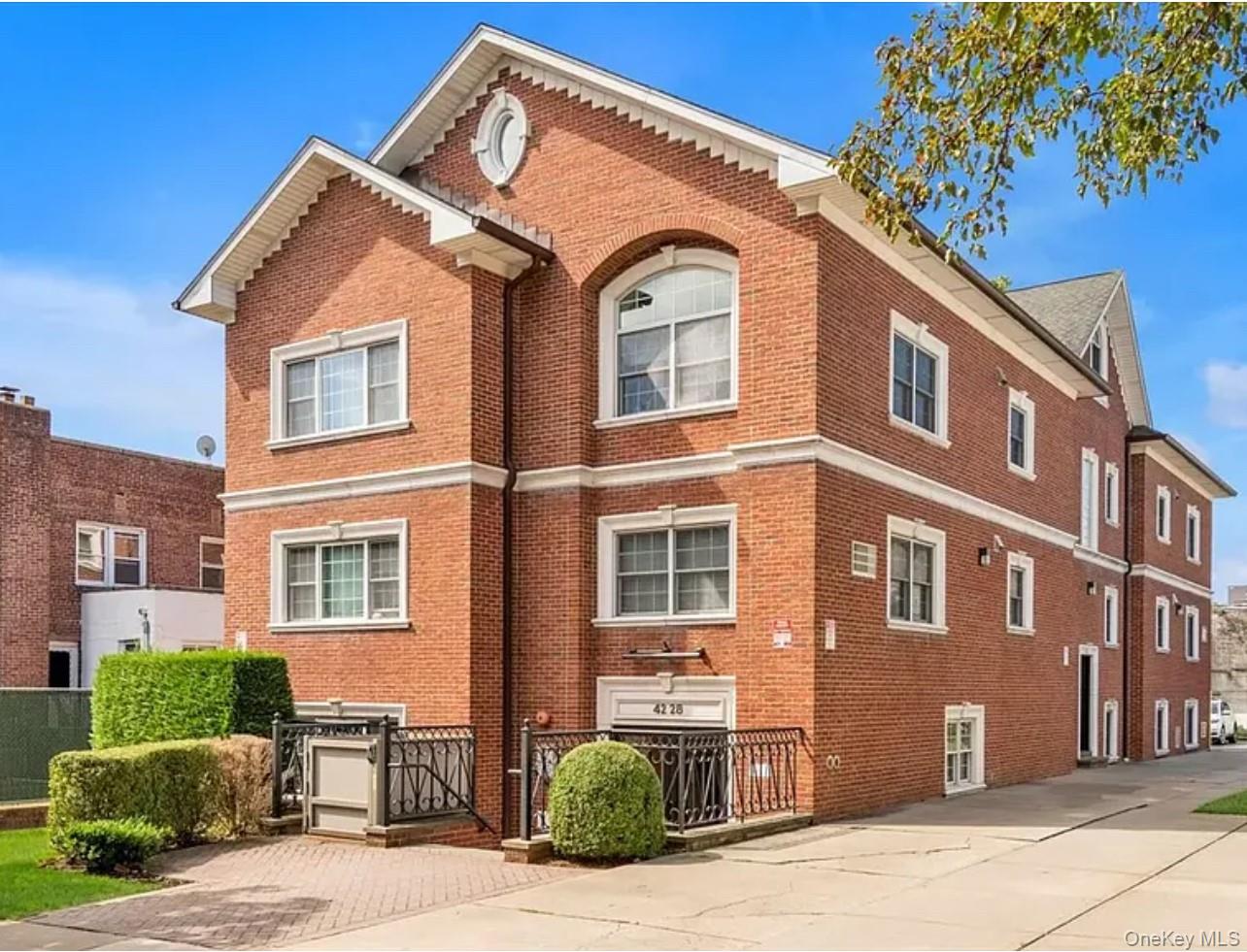 #3 photo, 4228 214th Place, クイーンズ区 Bayside , NY 11361