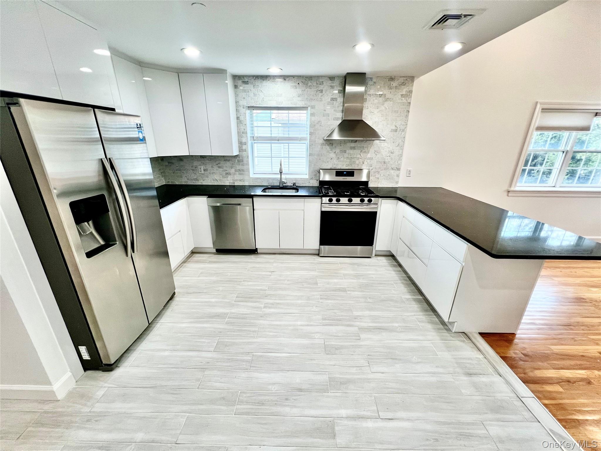 #7 photo, 4228 214th Place, クイーンズ区 Bayside , NY 11361