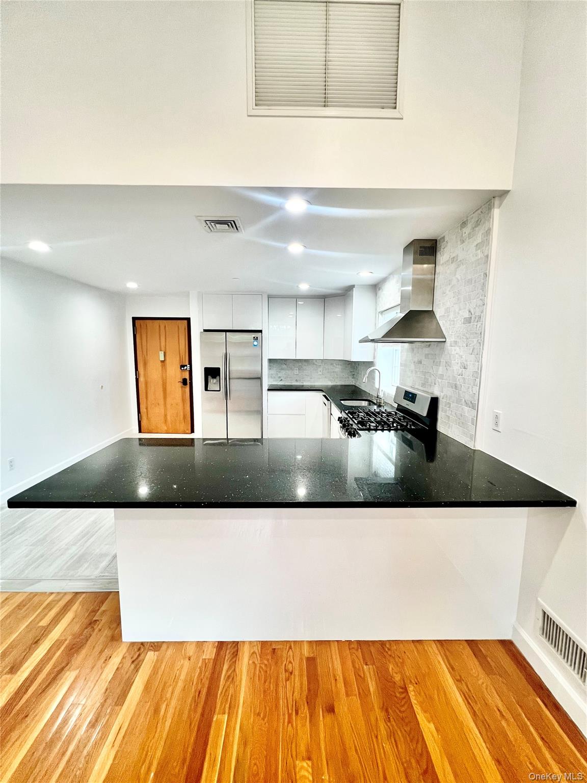 #9 photo, 4228 214th Place, クイーンズ区 Bayside , NY 11361