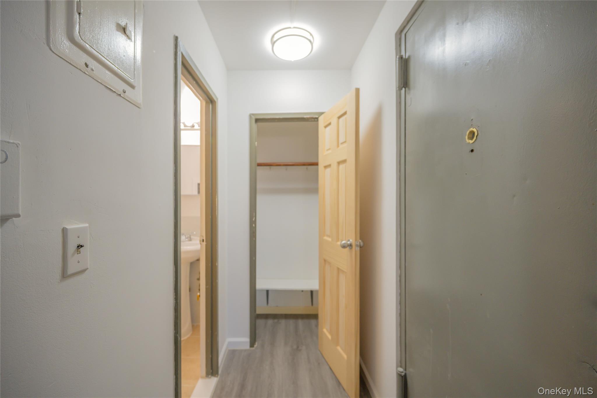 #11 photo, 53-37 97 Street, クイーンズ区 Corona , NY 11368