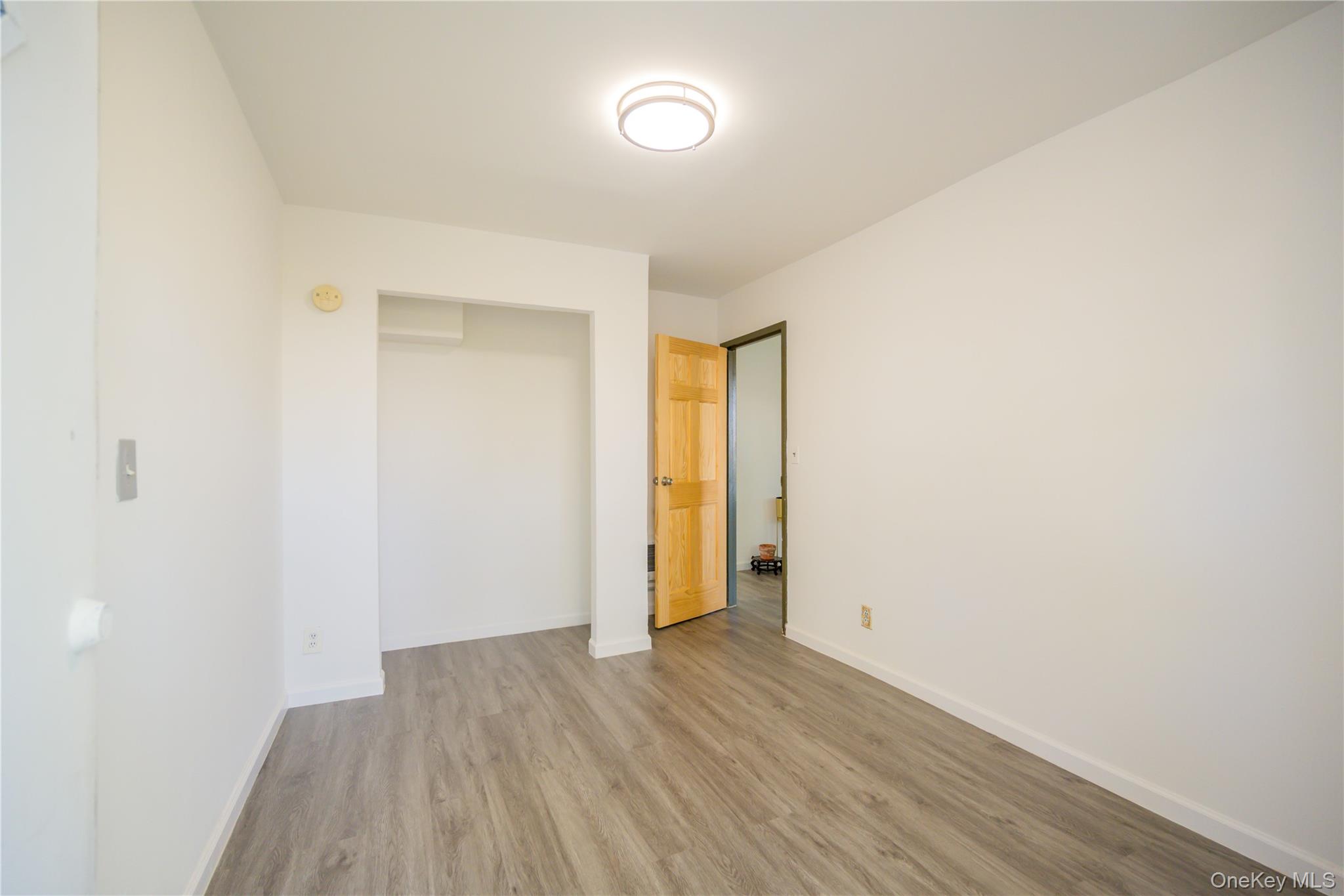 #13 photo, 53-37 97 Street, クイーンズ区 Corona , NY 11368