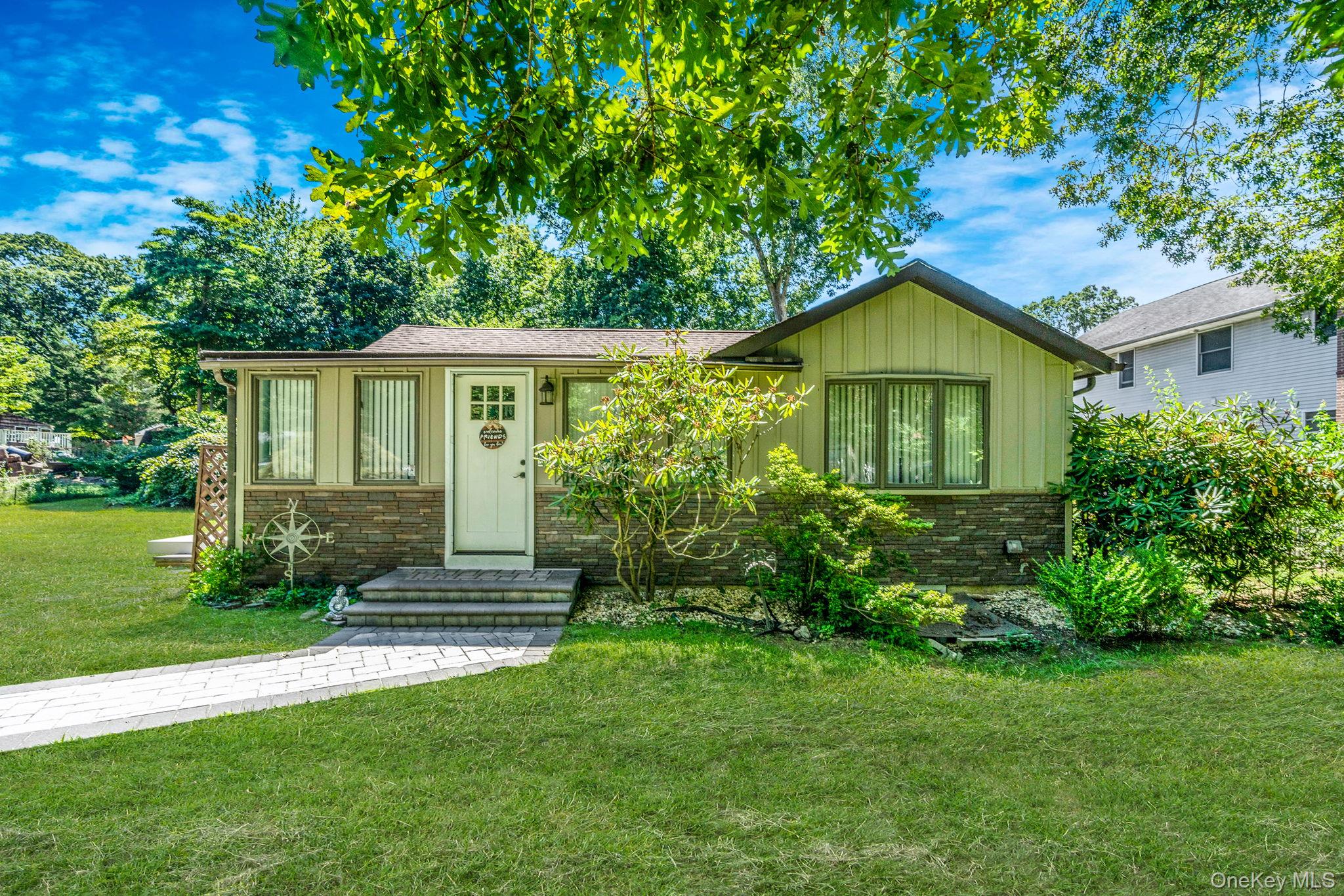 #1 photo, 10 Community Road, サフォーク郡 Coram , NY 11727