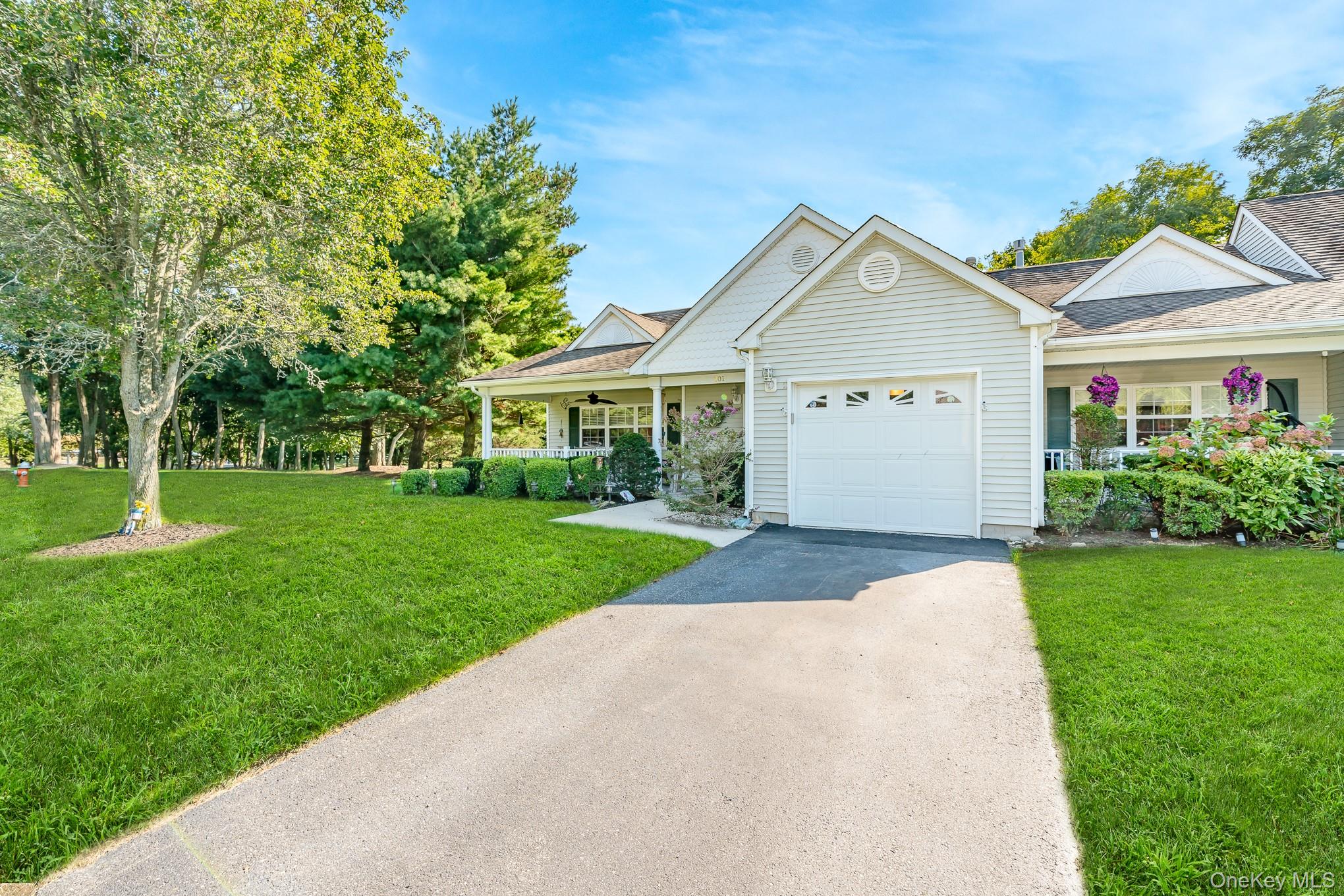 #1 photo, 201 Pebble Beach Path, सफ़ोक काउंटी Riverhead , NY 11901