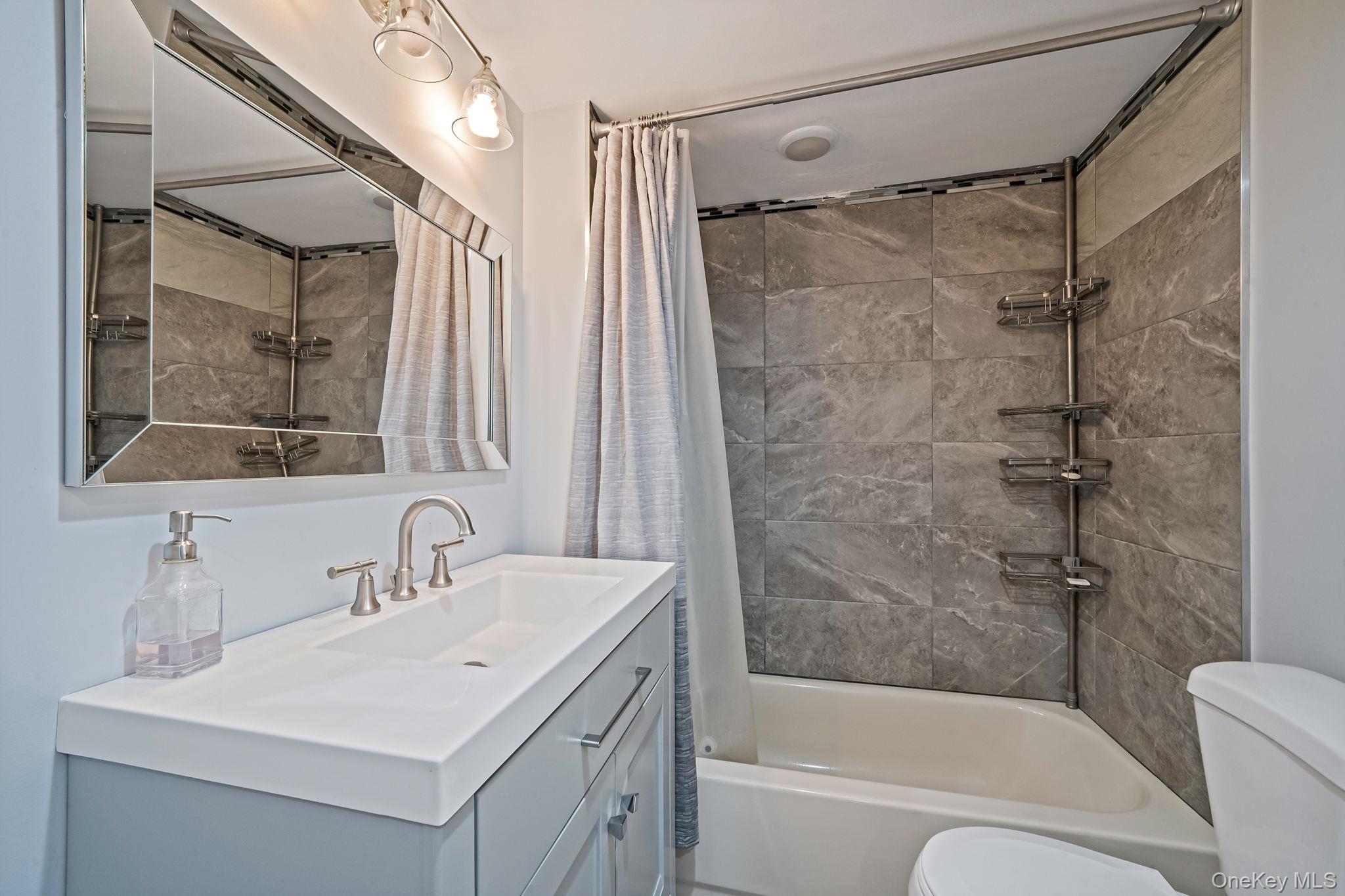 #13 photo, 10 Community Road, サフォーク郡 Coram , NY 11727