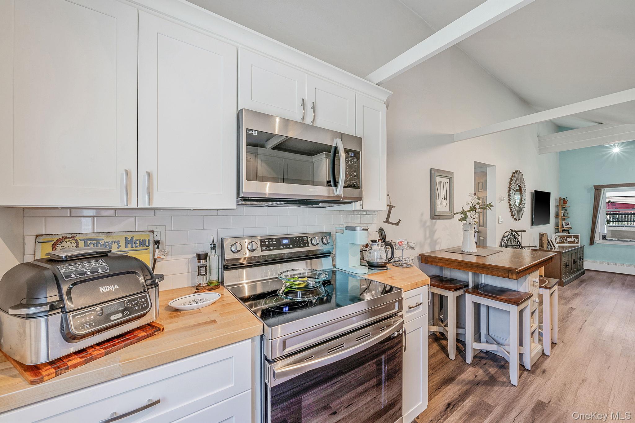 #12 photo, 10 Community Road, サフォーク郡 Coram , NY 11727