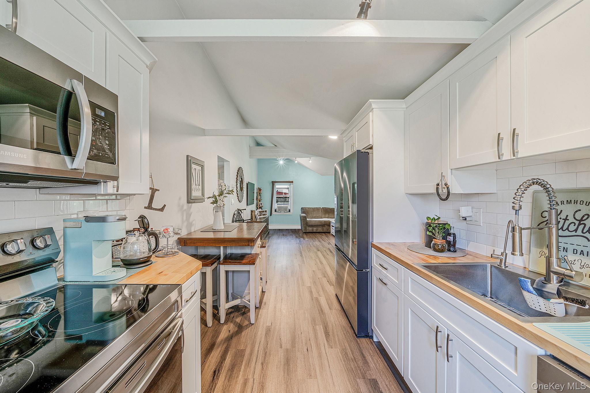 #13 photo, 10 Community Road, サフォーク郡 Coram , NY 11727