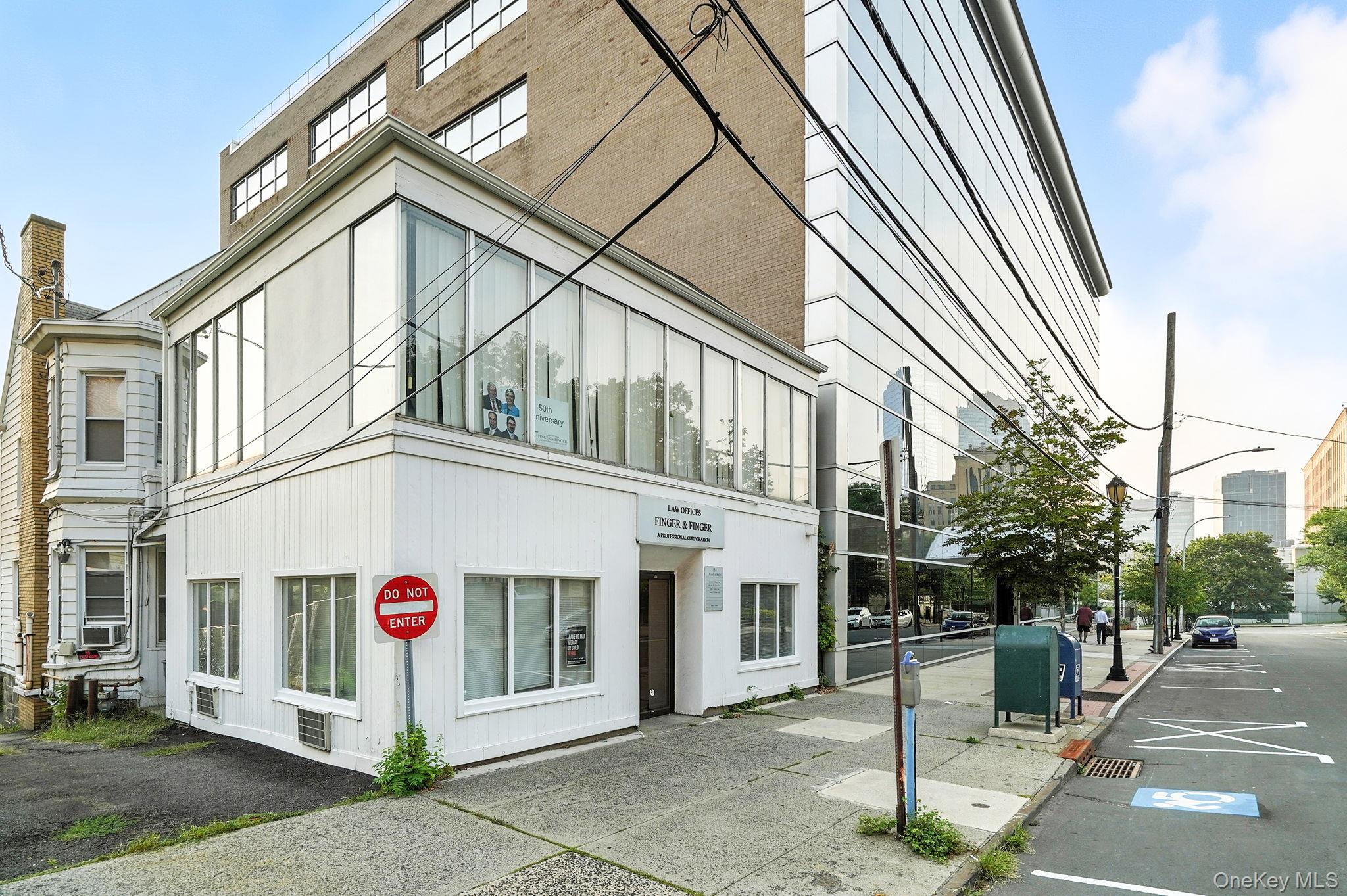 #2 photo, 158 Grand Street, White Plains , NY 10601