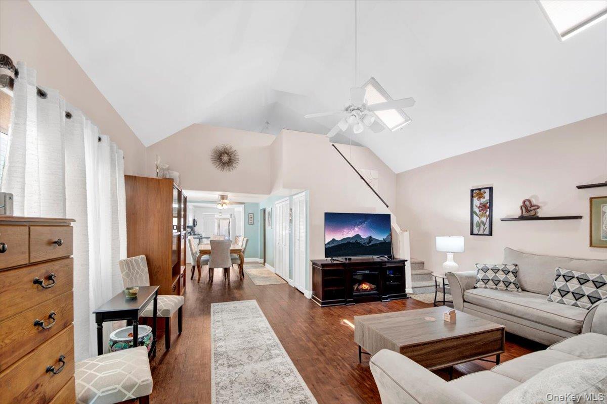 #4 photo, 656 Wilcox Avenue, ブロンクス区 Bronx , NY 10465