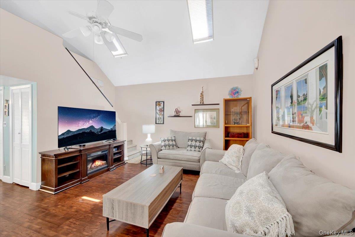 #5 photo, 656 Wilcox Avenue, ブロンクス区 Bronx , NY 10465