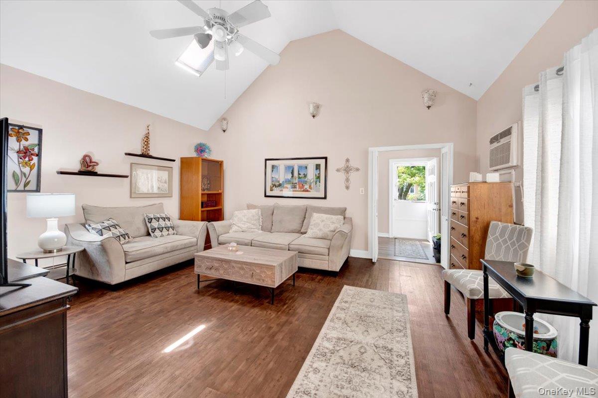 #6 photo, 656 Wilcox Avenue, ブロンクス区 Bronx , NY 10465