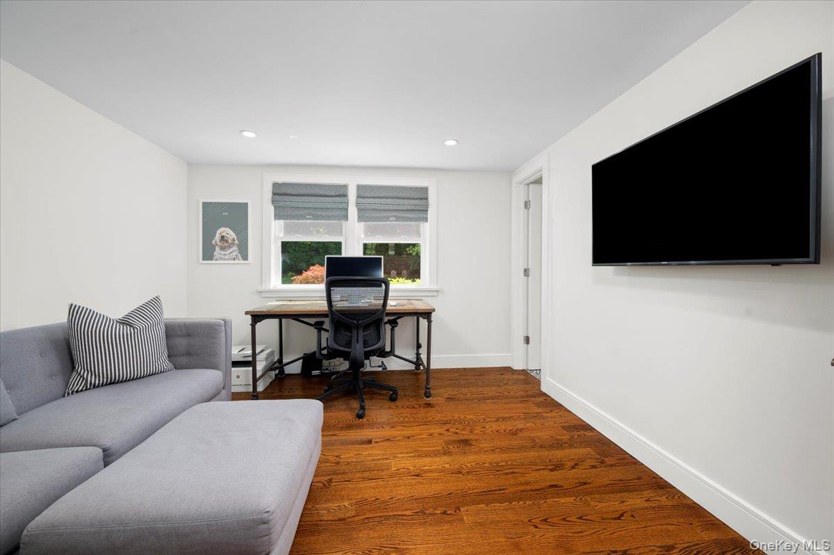 #5 photo, 33 Temple Street, Harrison , NY 10528