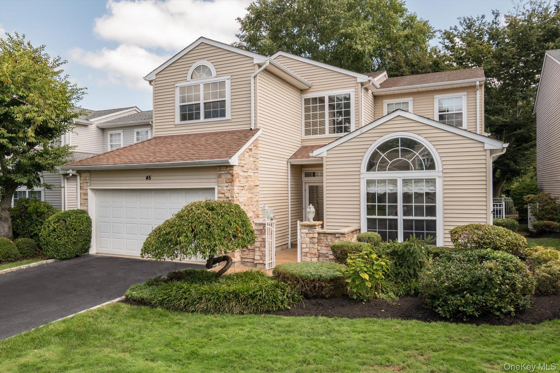 #1 photo, 45 Hamlet Drive, Hauppauge , NY 11788