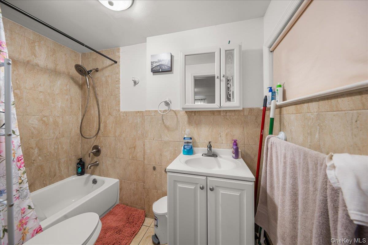 #17 photo, 211 Washington Avenue, Brentwood , NY 11717