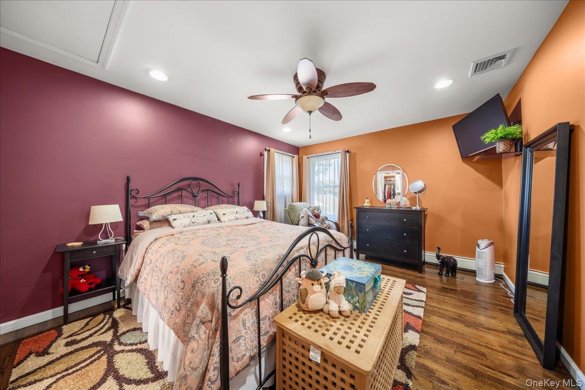 #20 photo, 211 Washington Avenue, Brentwood , NY 11717