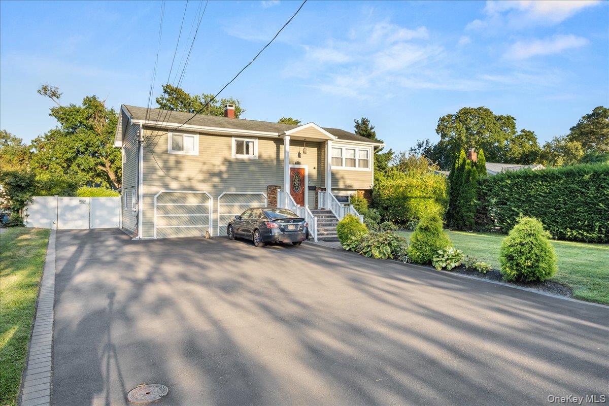 #3 photo, 211 Washington Avenue, Brentwood , NY 11717