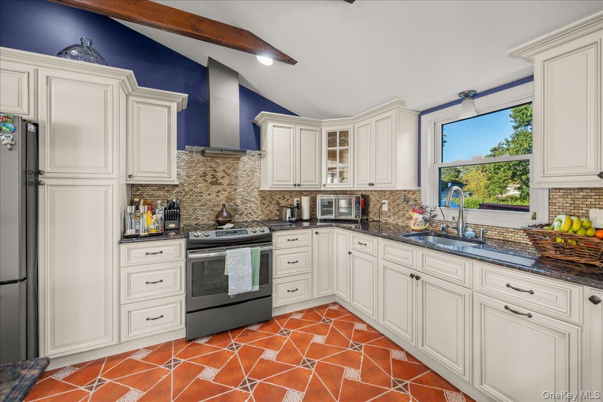 #5 photo, 211 Washington Avenue, Brentwood , NY 11717