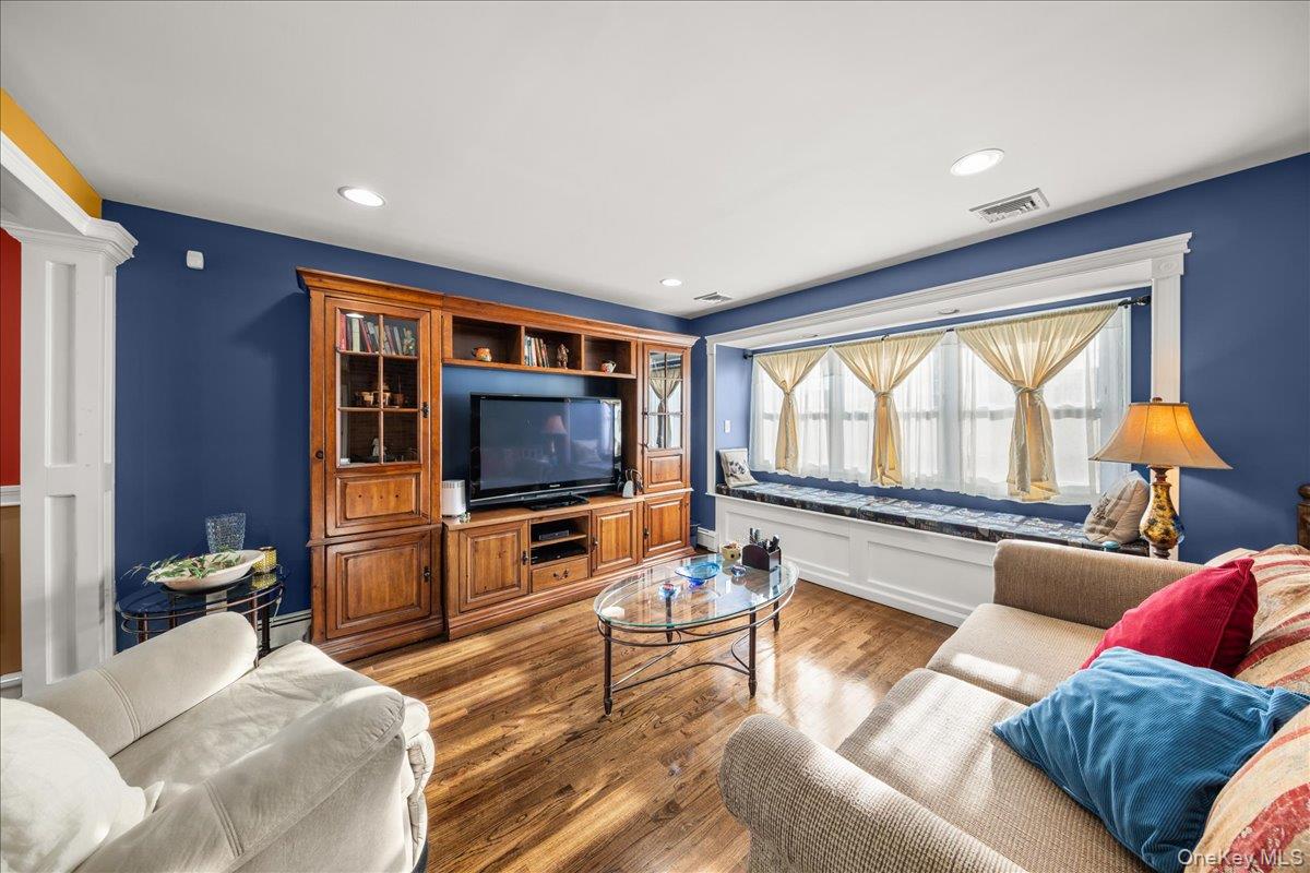 #7 photo, 211 Washington Avenue, Brentwood , NY 11717