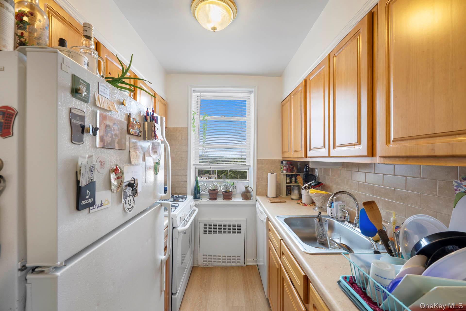 #1 photo, 67-40 Booth Street, クイーンズ区 Forest Hills , NY 11375