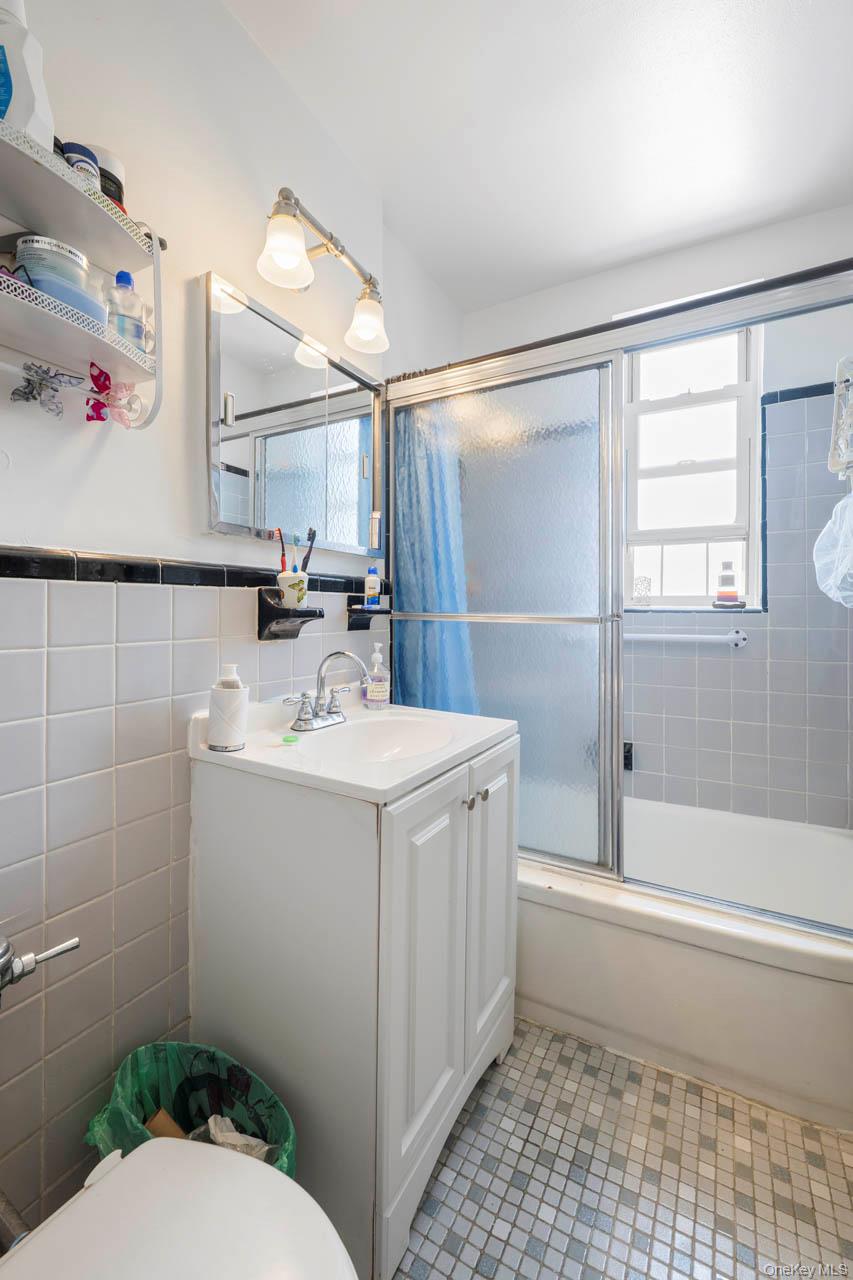 #4 photo, 67-40 Booth Street, クイーンズ区 Forest Hills , NY 11375