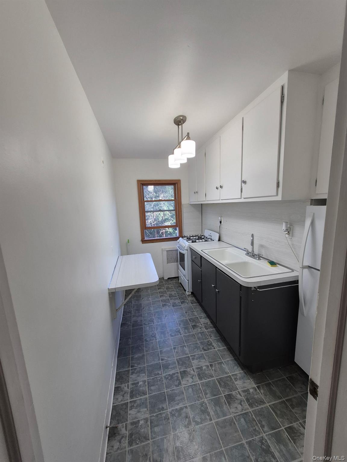 #3 photo, 3 Meadowbrook Drive, サフォーク郡 Huntington Station , NY 11746