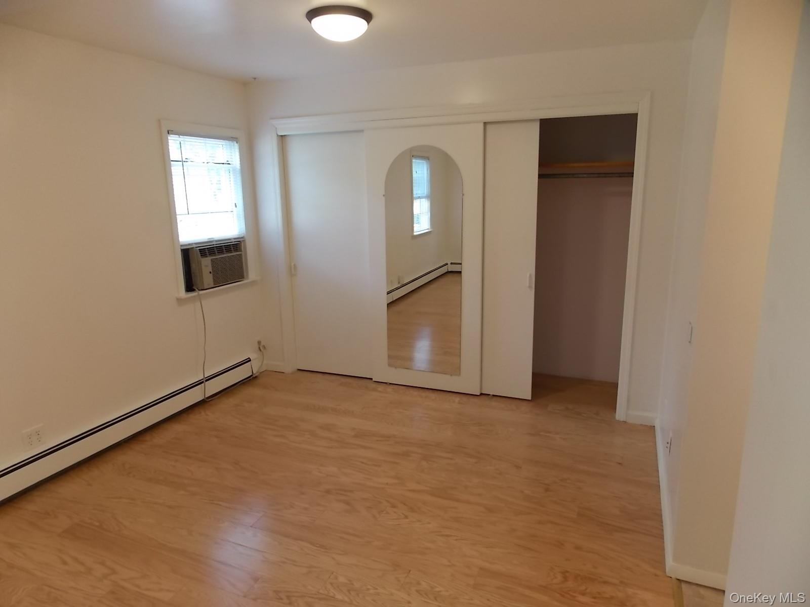 #5 photo, 111 Lakeside Trail, サフォーク郡 Ridge , NY 11961