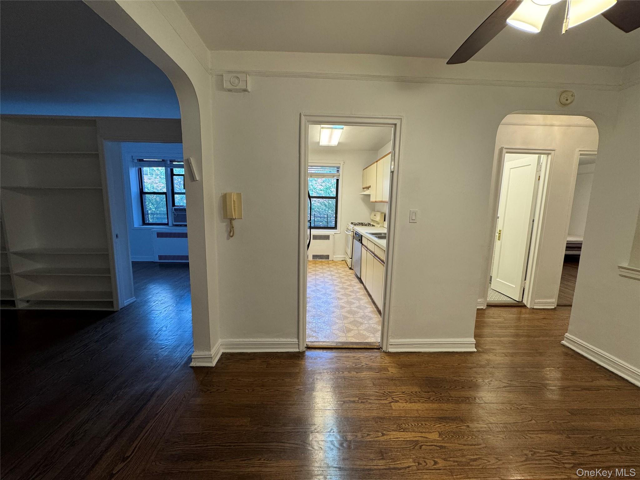 #2 photo, 69-10 Yellowstone blvd, クイーンズ区 Forest Hills , NY 11375