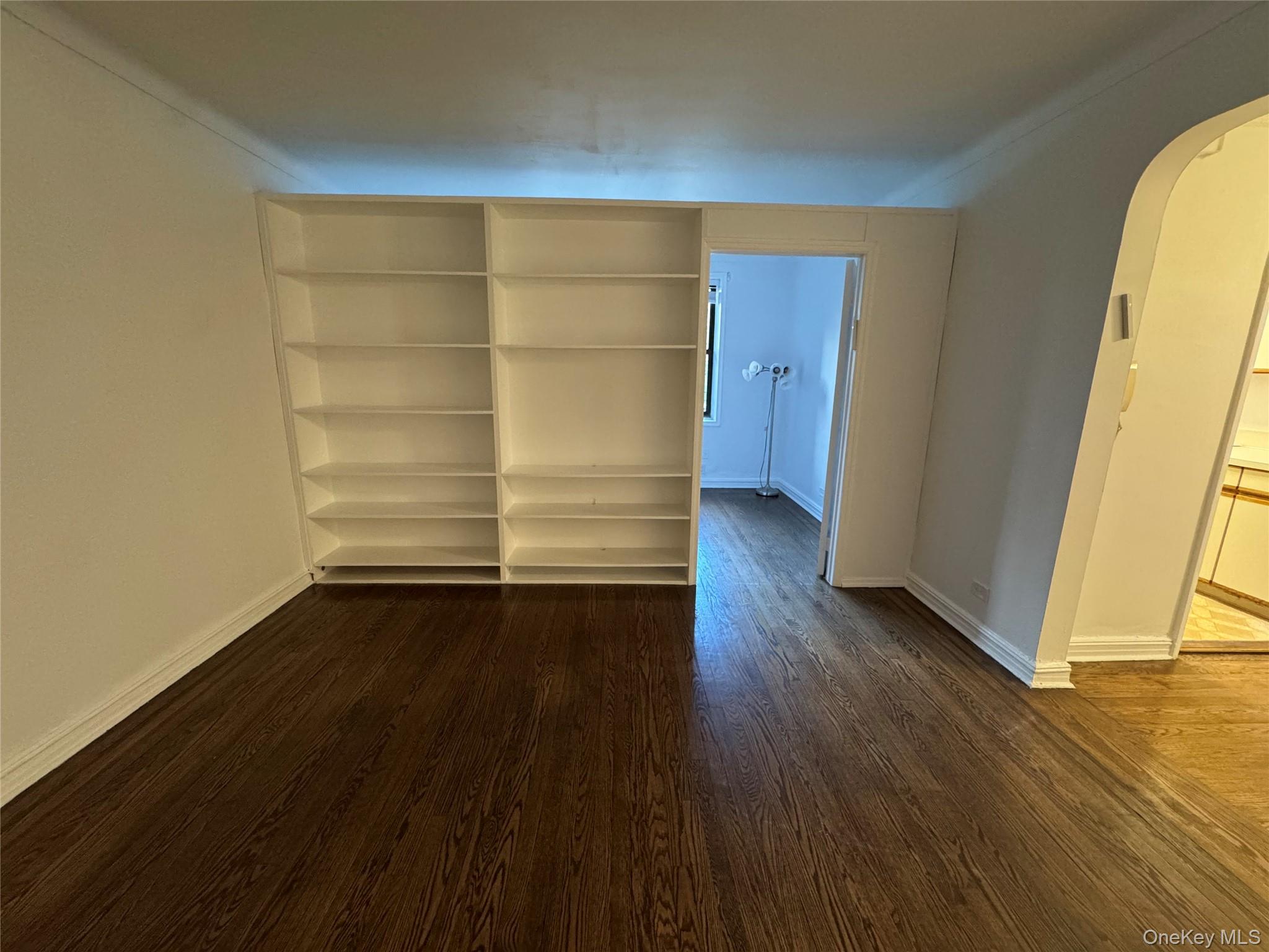 #4 photo, 69-10 Yellowstone blvd, クイーンズ区 Forest Hills , NY 11375