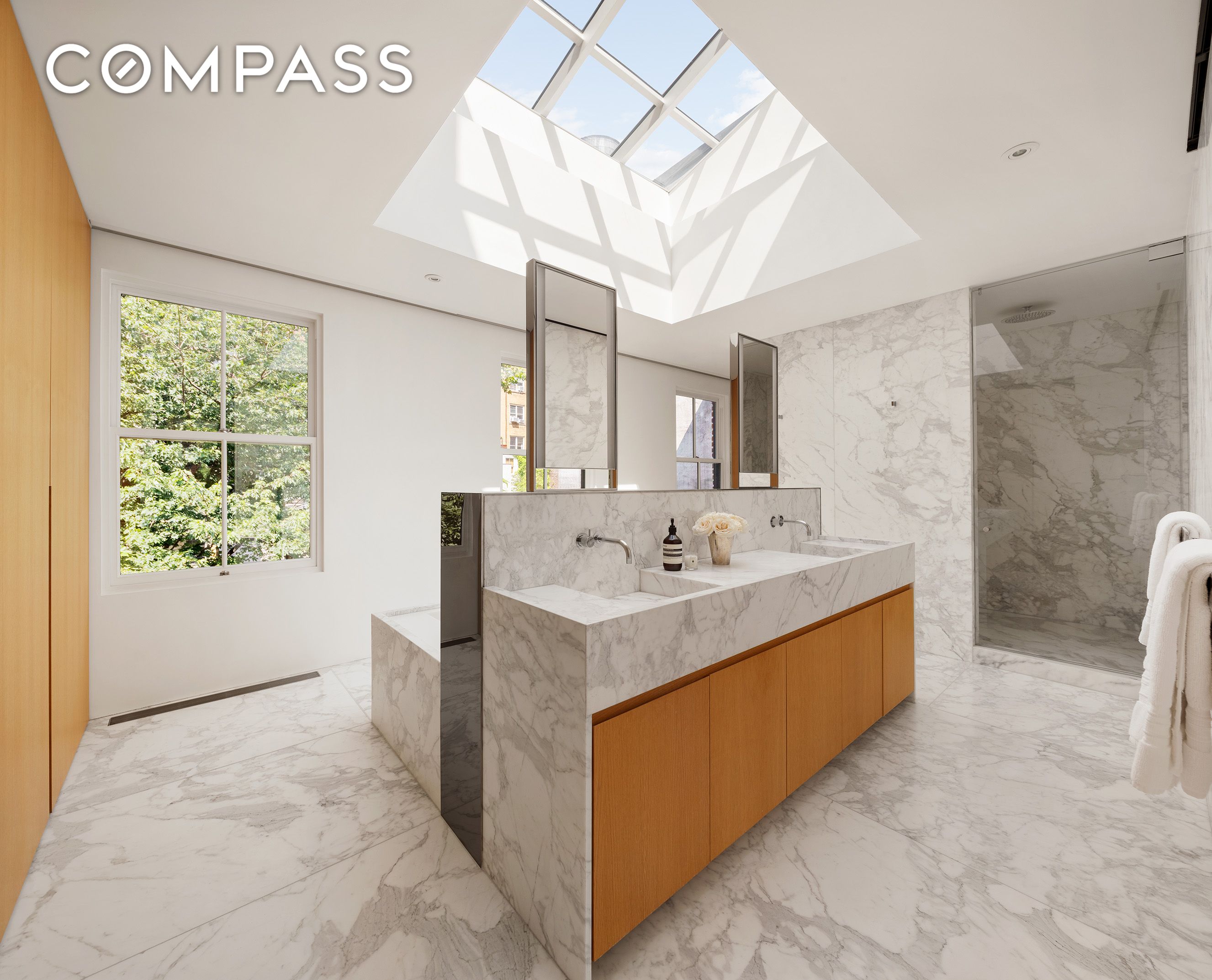 #17 photo, 55 W 9th Street, マンハッタン Greenwich Village , NY 10011