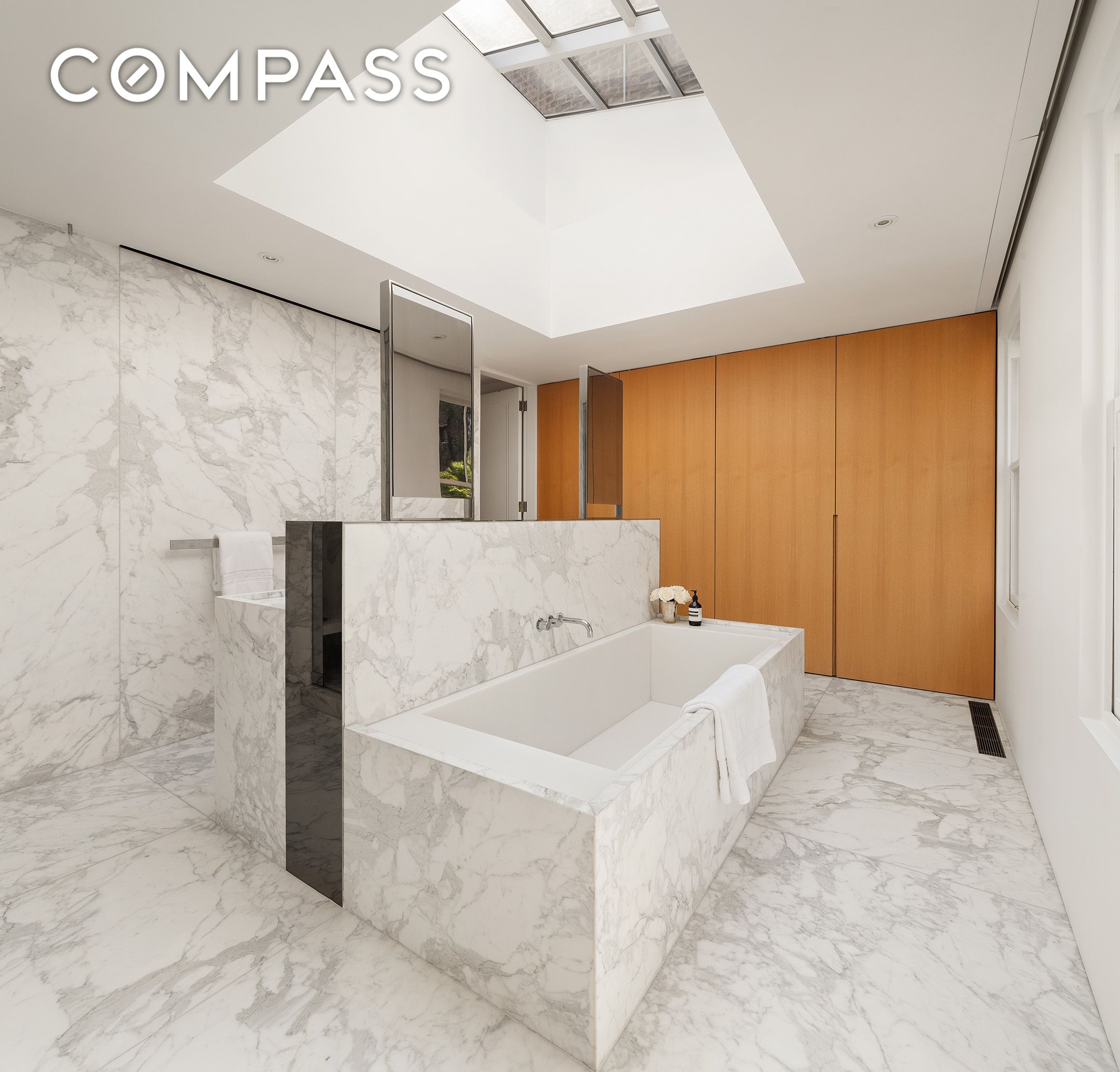 #18 photo, 55 W 9th Street, マンハッタン Greenwich Village , NY 10011