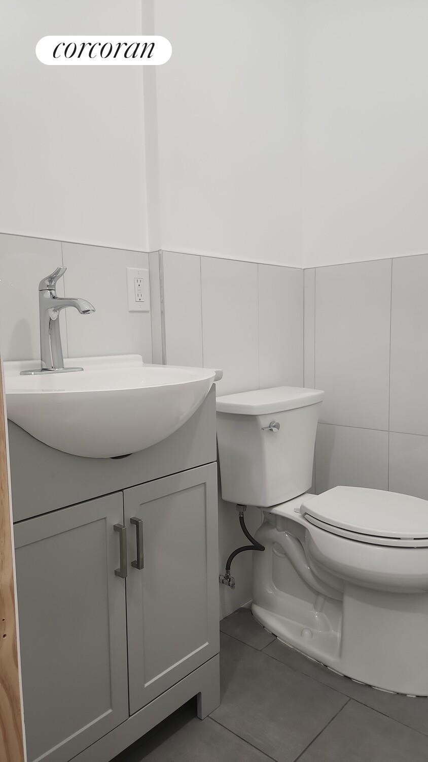 #3 photo, 338A CLERMONT Avenue, Fort Greene , NY 11205