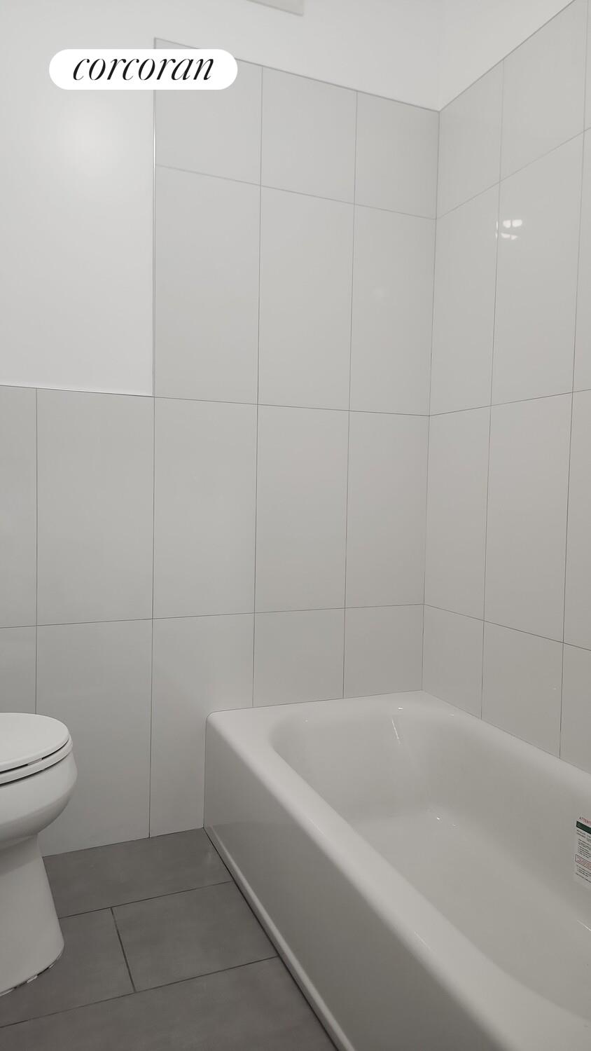 #4 photo, 338A CLERMONT Avenue, Fort Greene , NY 11205