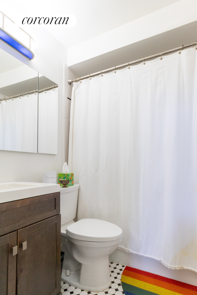 #7 photo, 249 W 101ST Street, マンハッタン Upper West Side , NY 10025