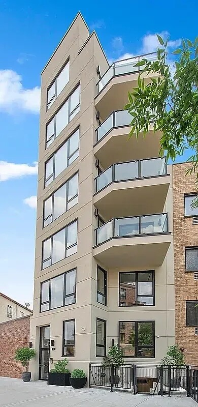 #15 photo, 61 N HENRY Street, Greenpoint , NY 11222